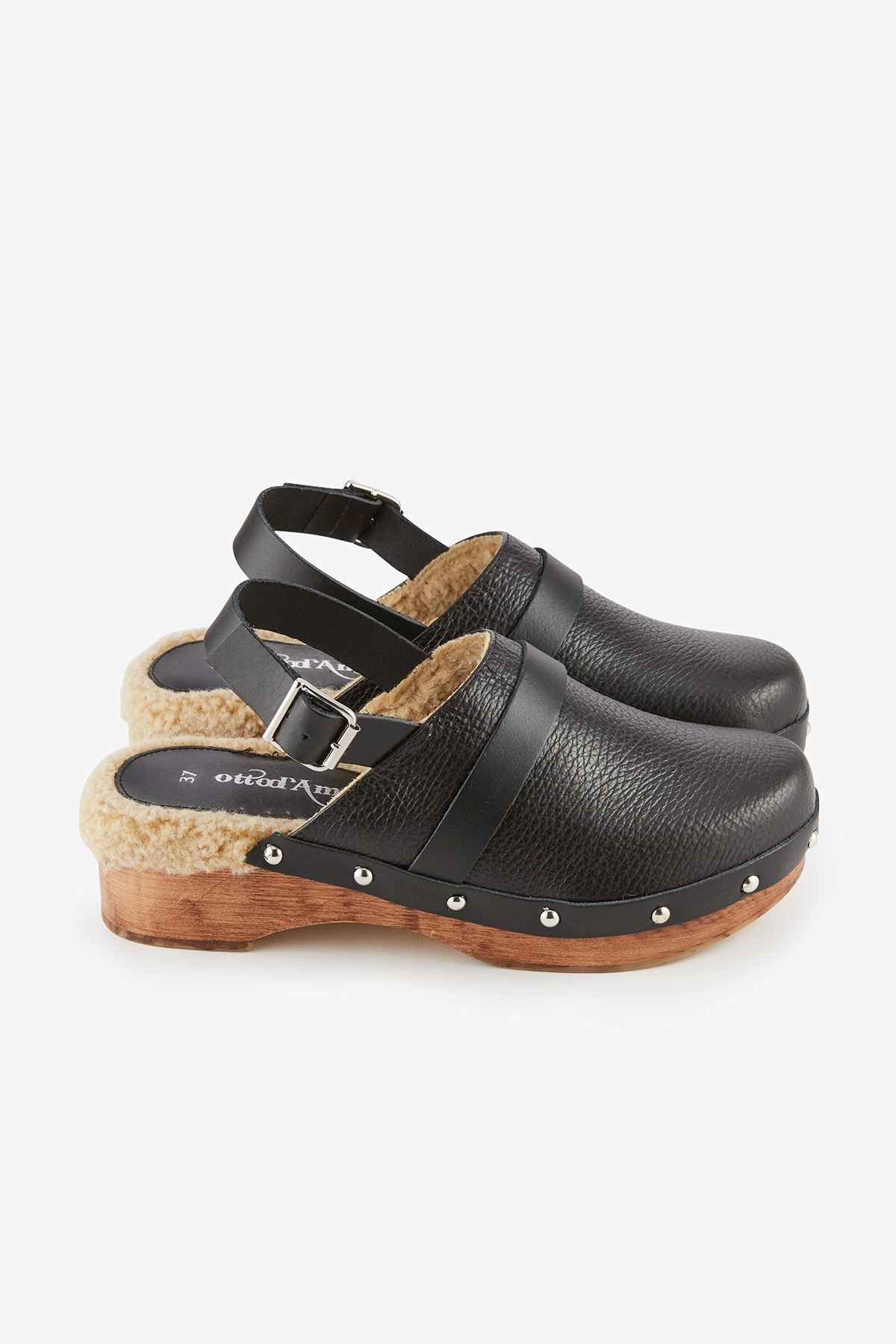 Leather clogs