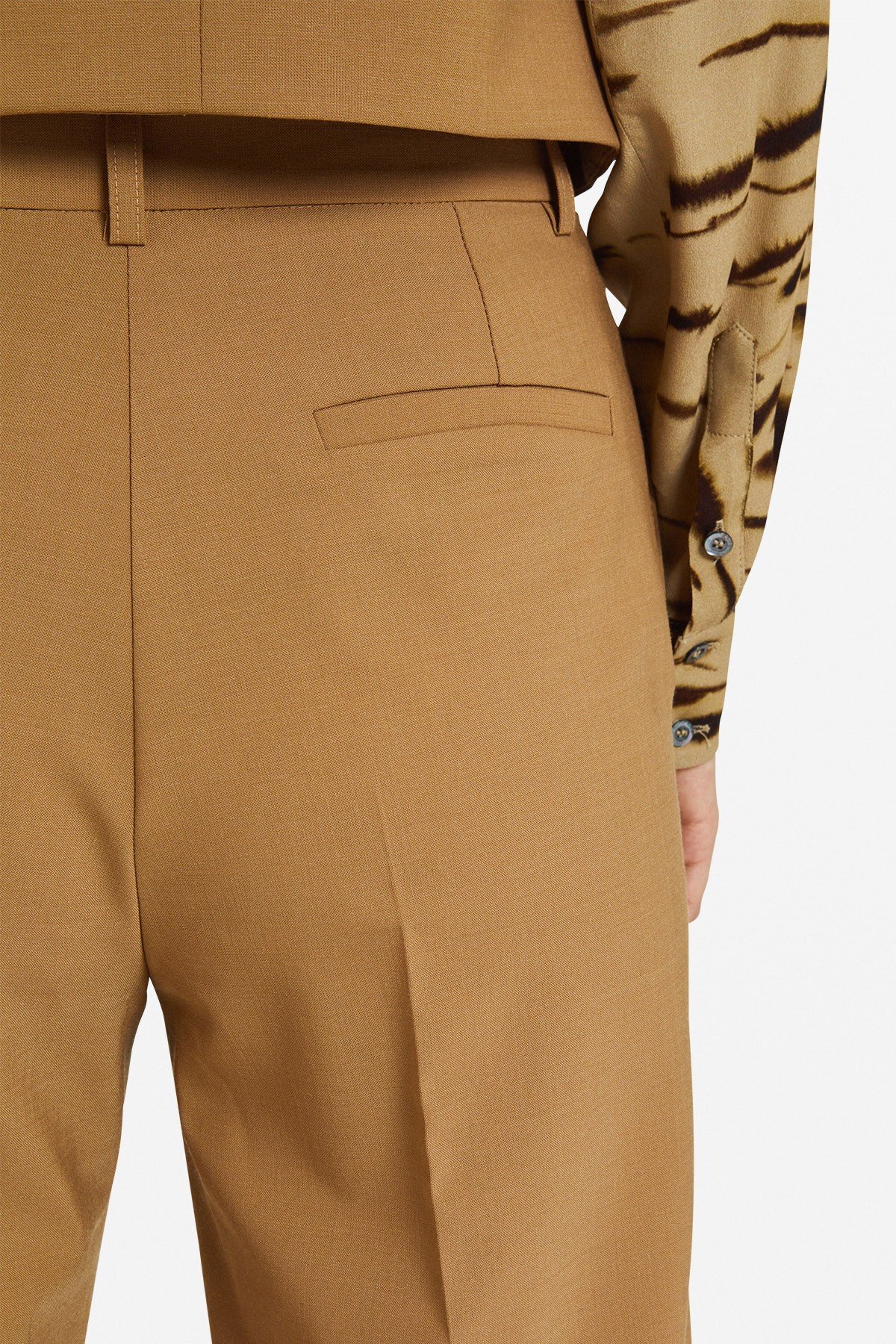 Cropped trousers 