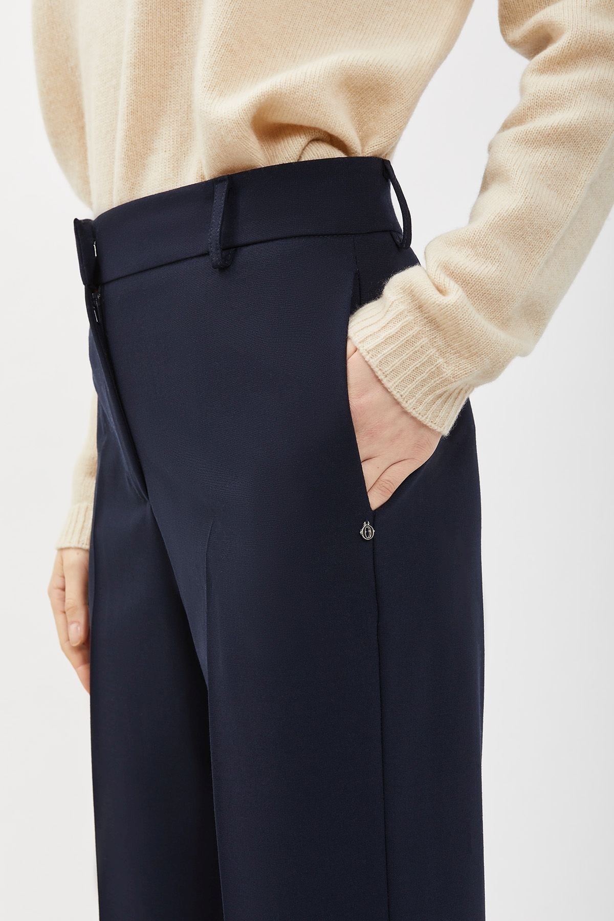 Wool-blend ankle lenght trousers