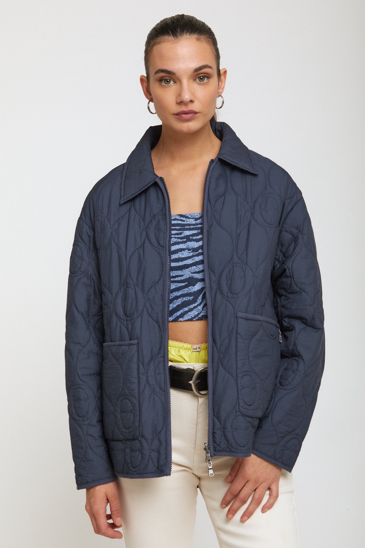 Puffer jacket with pockets