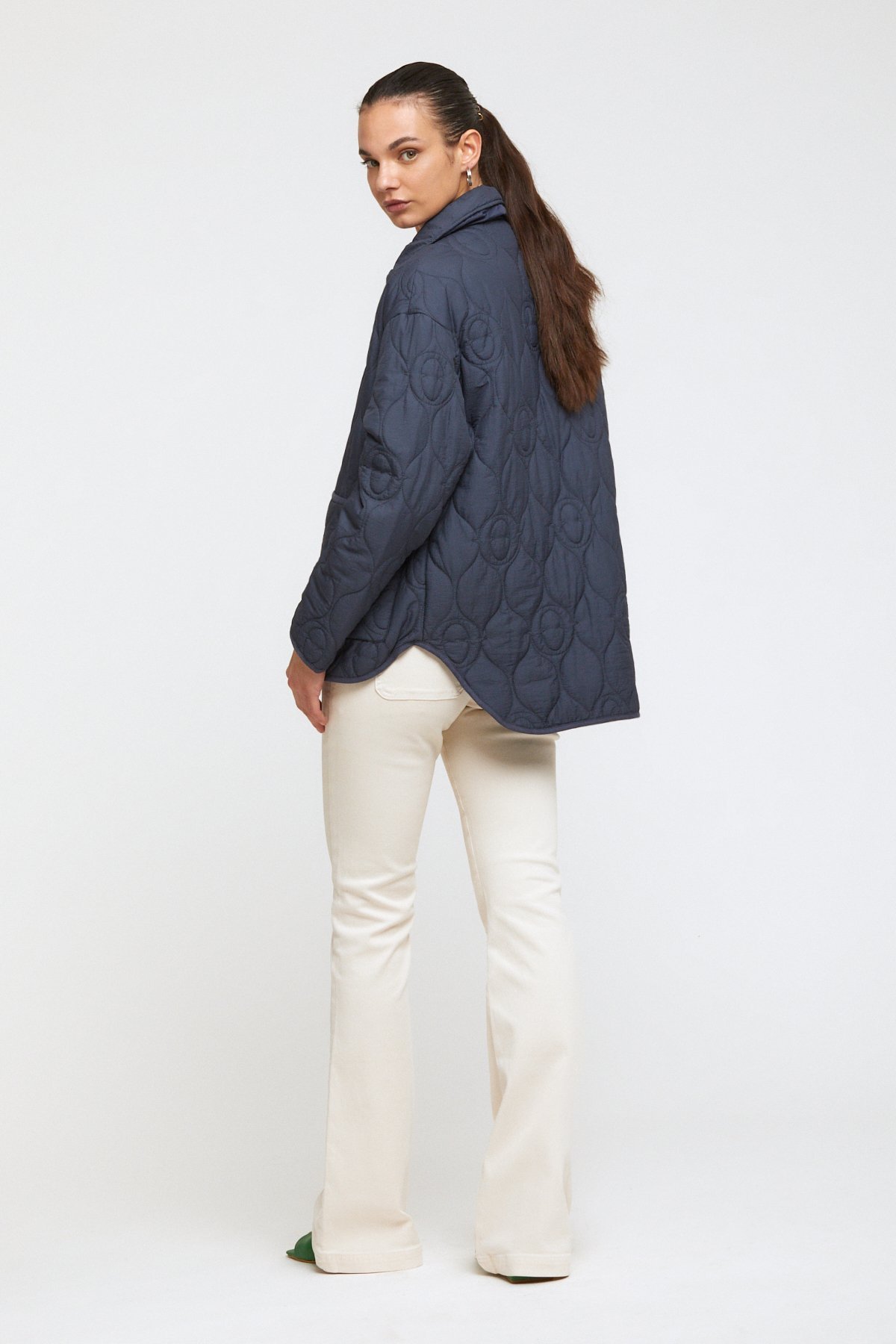 Puffer jacket with pockets
