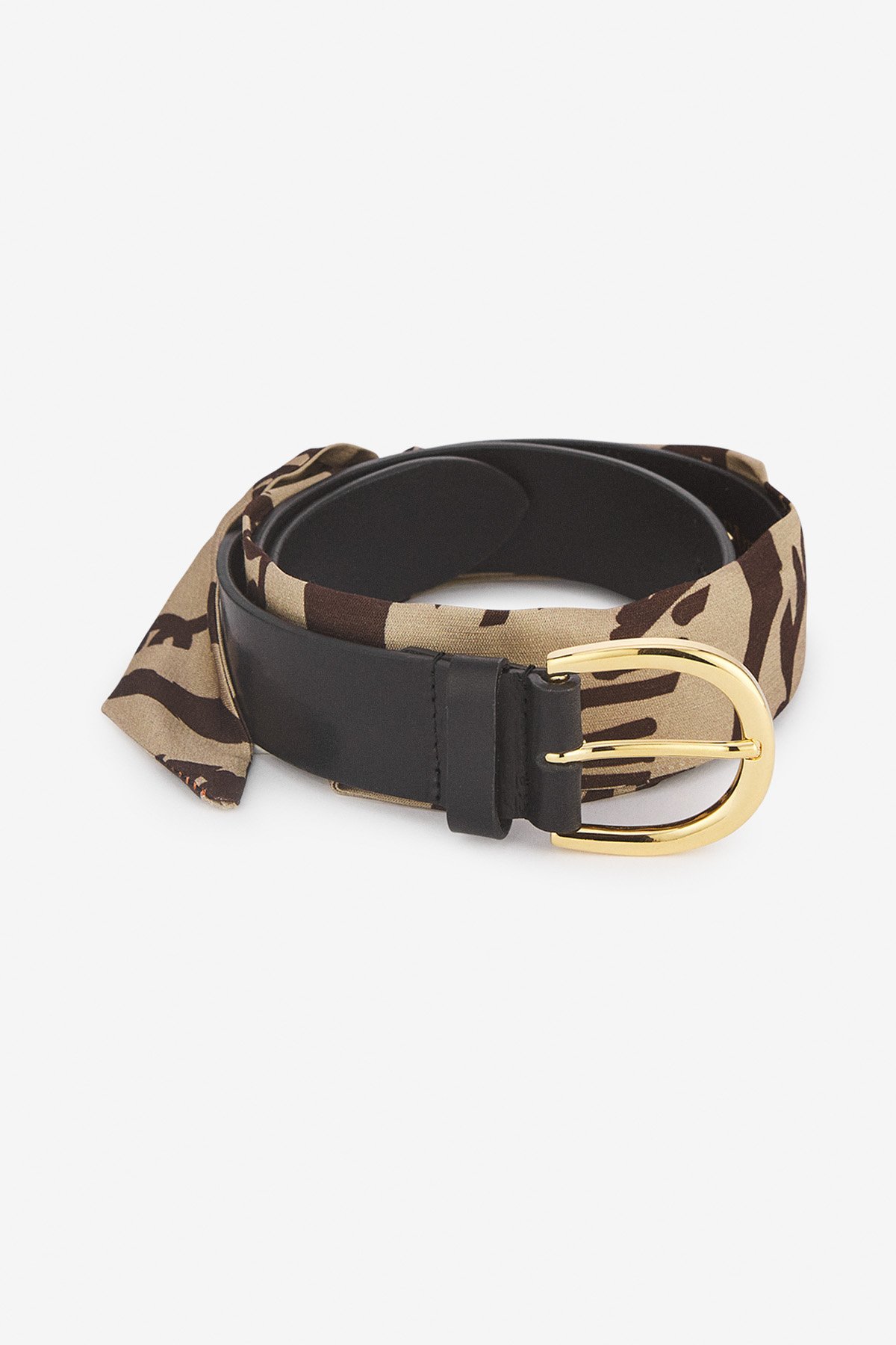 Leather belt with foulard