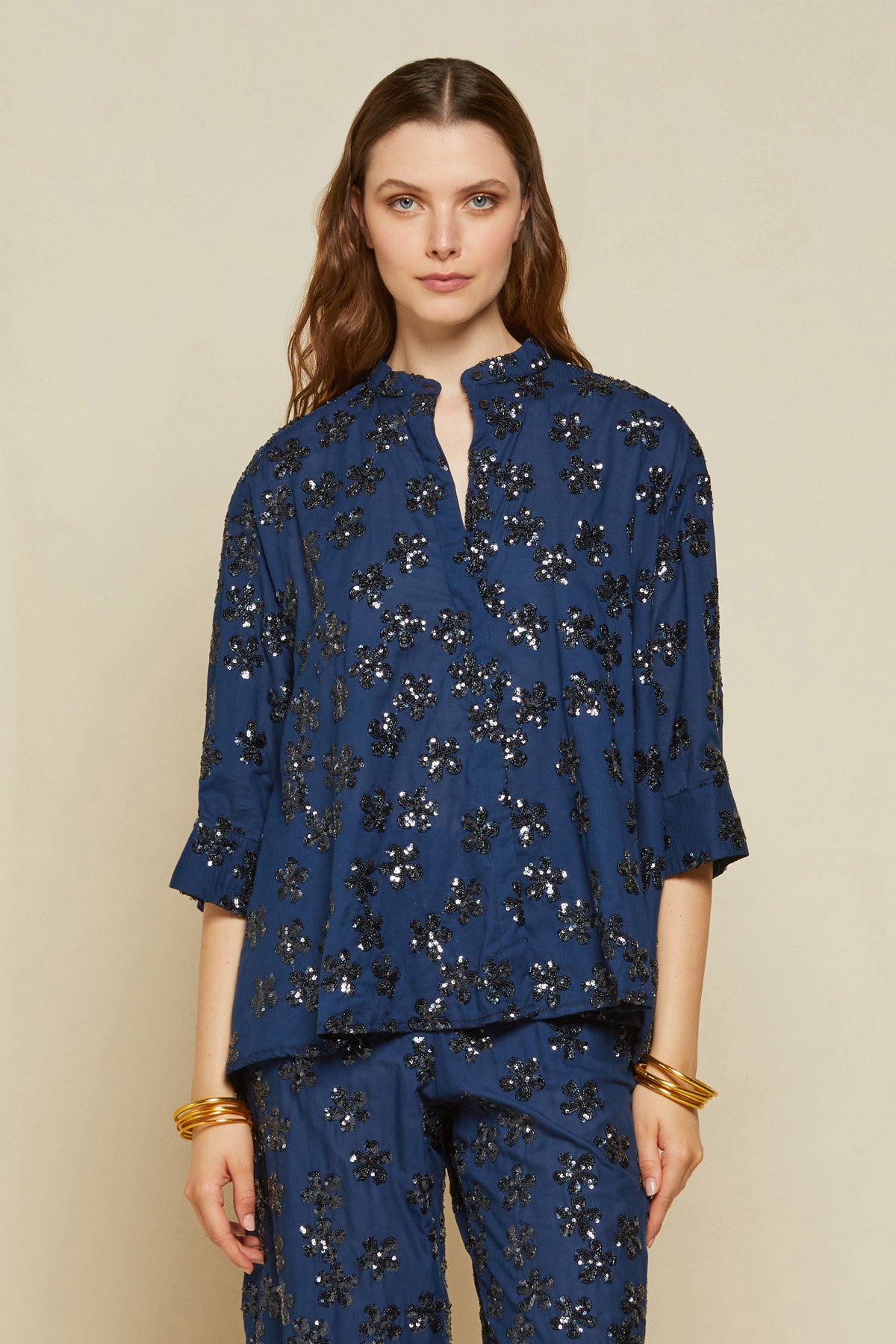 Oversized shirt with sequins
