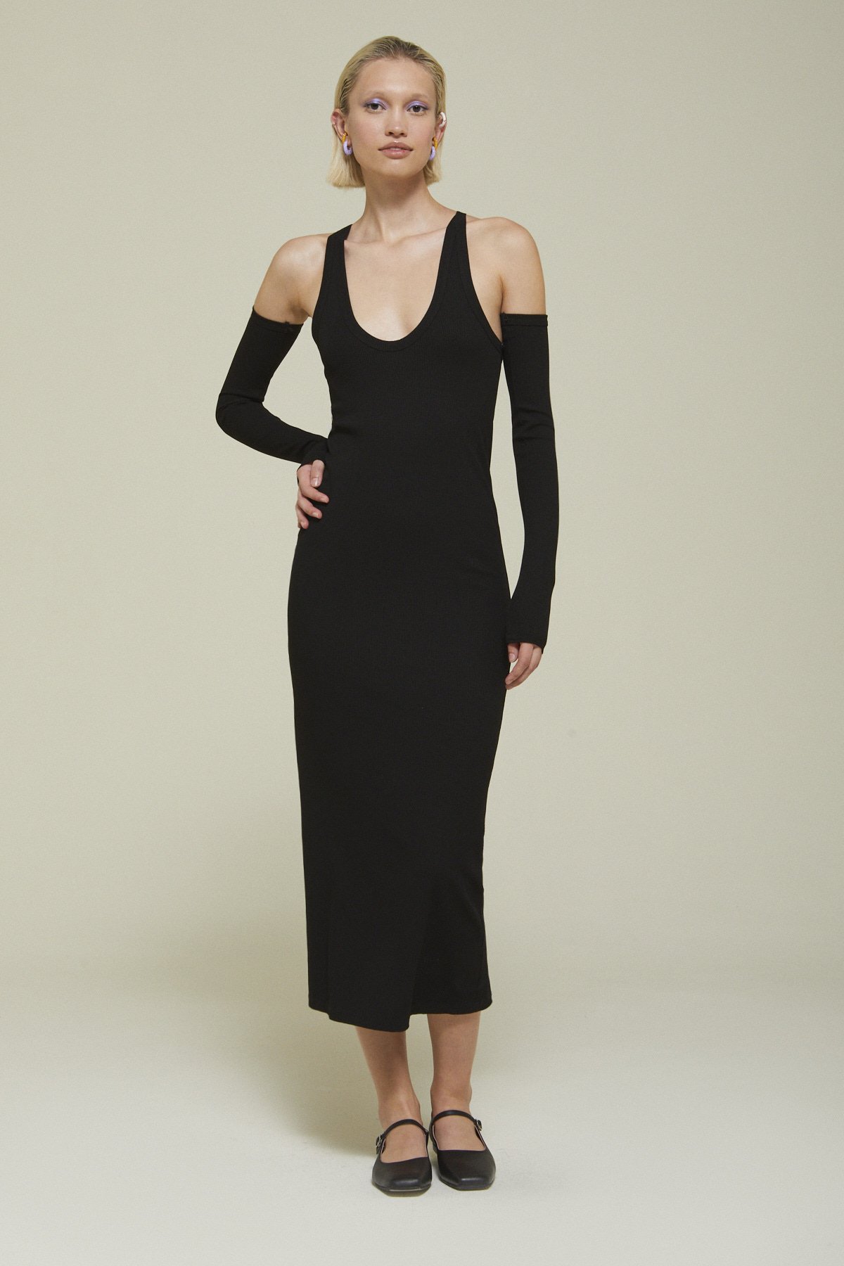 Viscose dress with bare shoulders