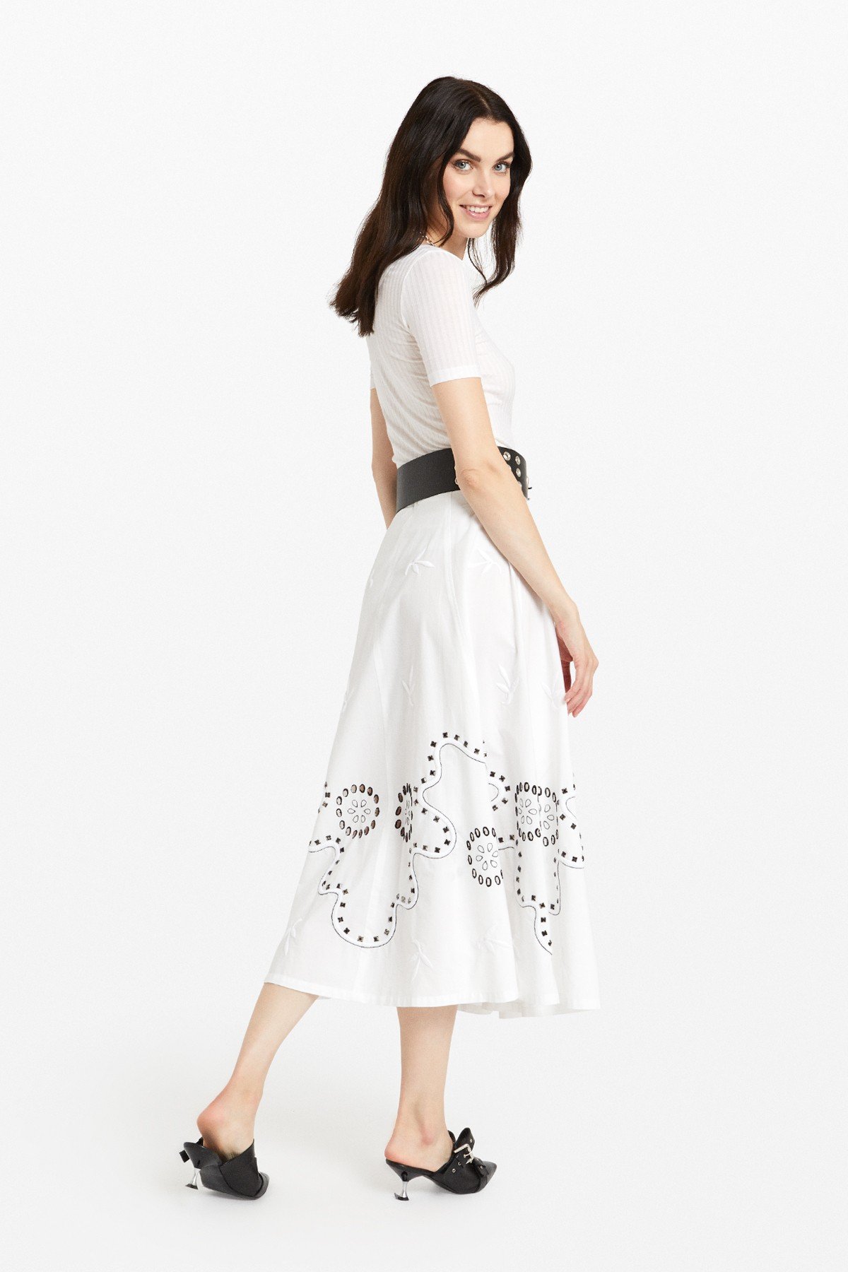 Wide cotton midi skirt with appliques and embroideries